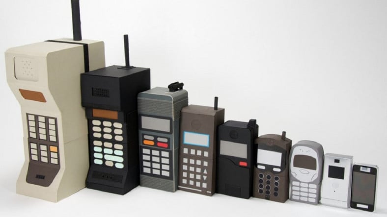 dunyanin-ilk-cep-telefonlari-ozellikleri-1597416113.jpg